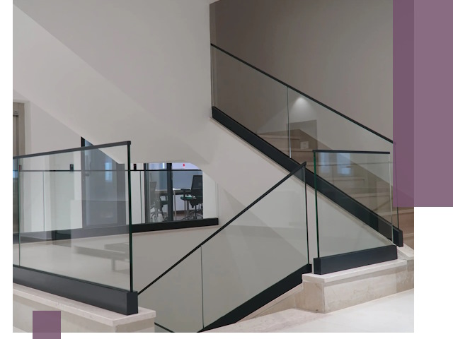 Стеклянные перила премиум-класса с установкой в Новодвинске