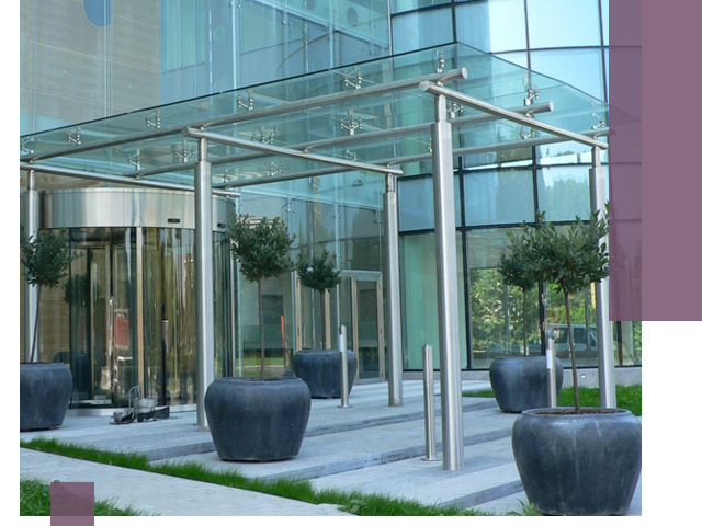 Навесы из стекла на заказ в Новодвинске — монтаж и установка