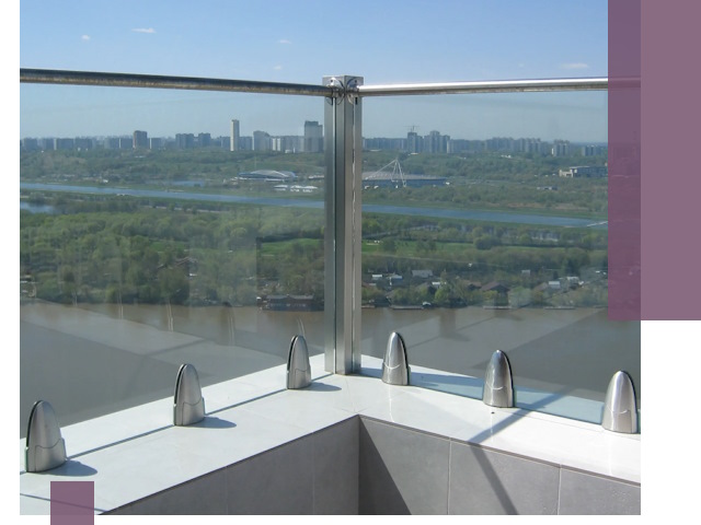 Стеклянные парапеты премиум класса в Новодвинске для домов и бизнесов